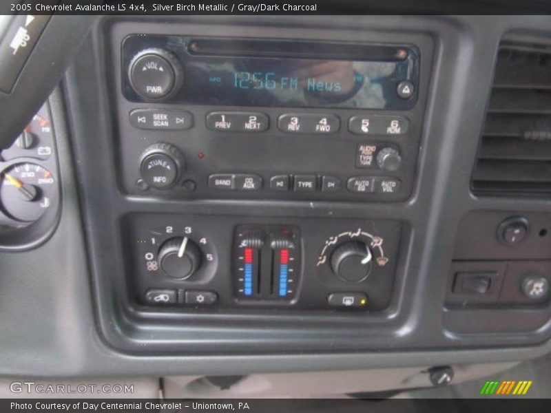 Silver Birch Metallic / Gray/Dark Charcoal 2005 Chevrolet Avalanche LS 4x4