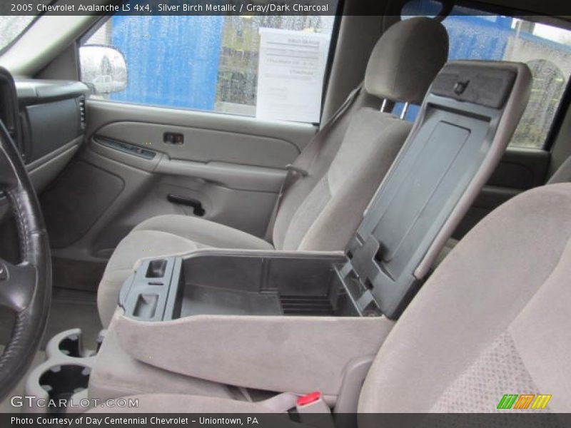 Silver Birch Metallic / Gray/Dark Charcoal 2005 Chevrolet Avalanche LS 4x4