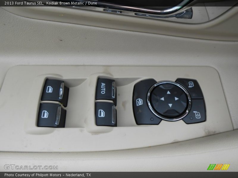 Controls of 2013 Taurus SEL
