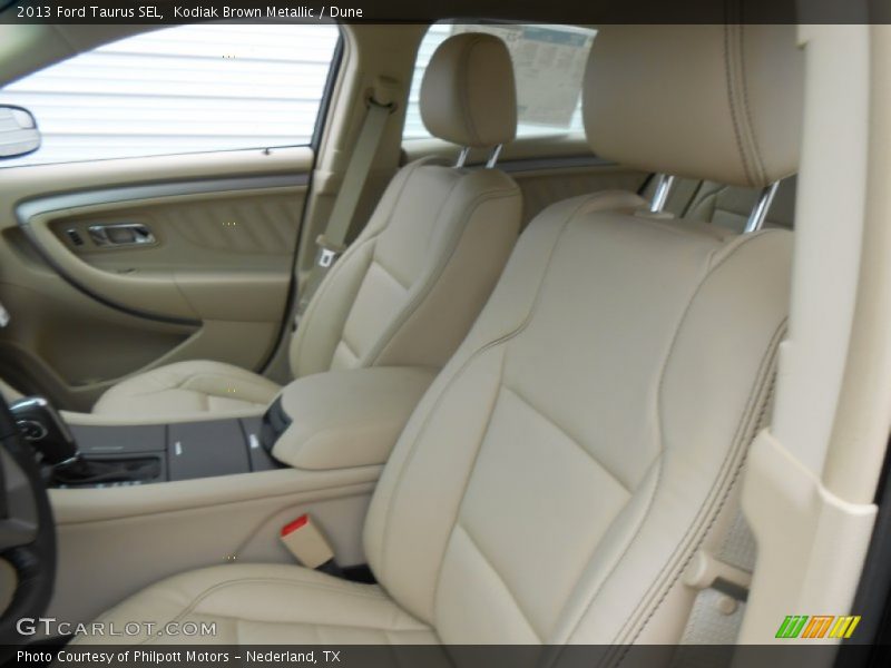 Front Seat of 2013 Taurus SEL