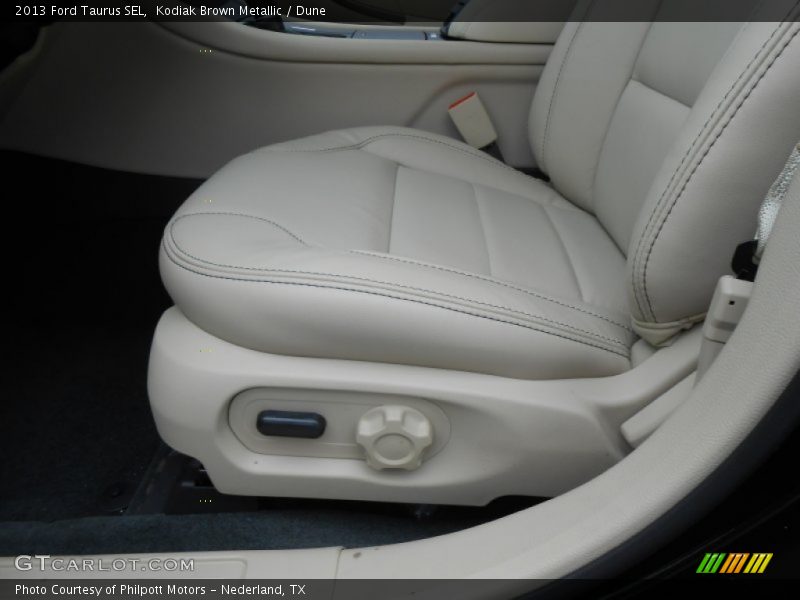 Kodiak Brown Metallic / Dune 2013 Ford Taurus SEL