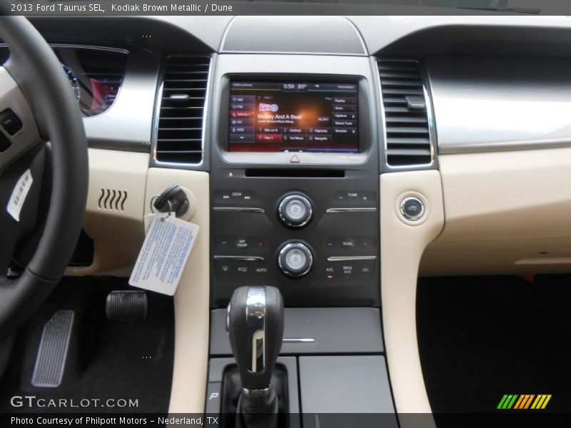 Controls of 2013 Taurus SEL
