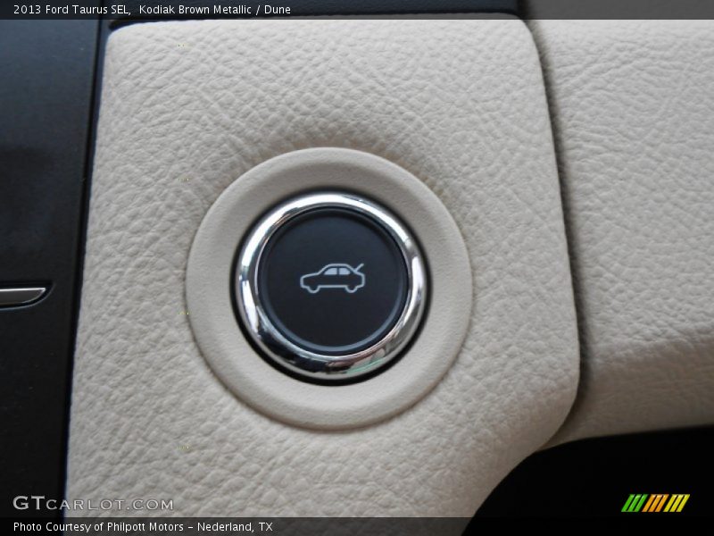 Controls of 2013 Taurus SEL