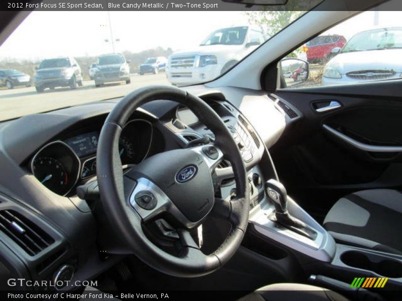 Blue Candy Metallic / Two-Tone Sport 2012 Ford Focus SE Sport Sedan
