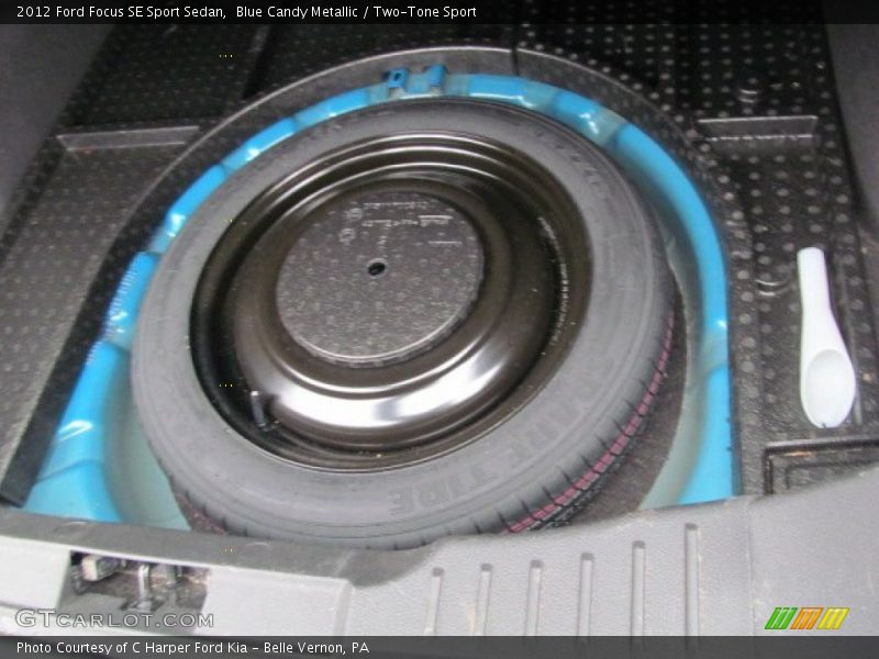 Blue Candy Metallic / Two-Tone Sport 2012 Ford Focus SE Sport Sedan