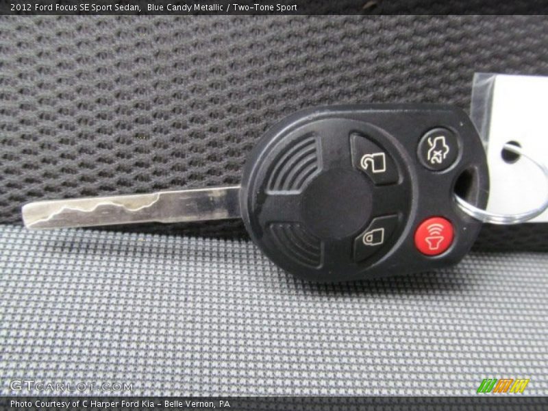 Blue Candy Metallic / Two-Tone Sport 2012 Ford Focus SE Sport Sedan