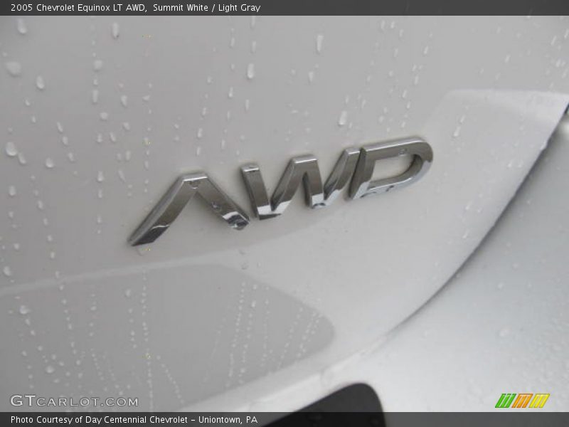 Summit White / Light Gray 2005 Chevrolet Equinox LT AWD