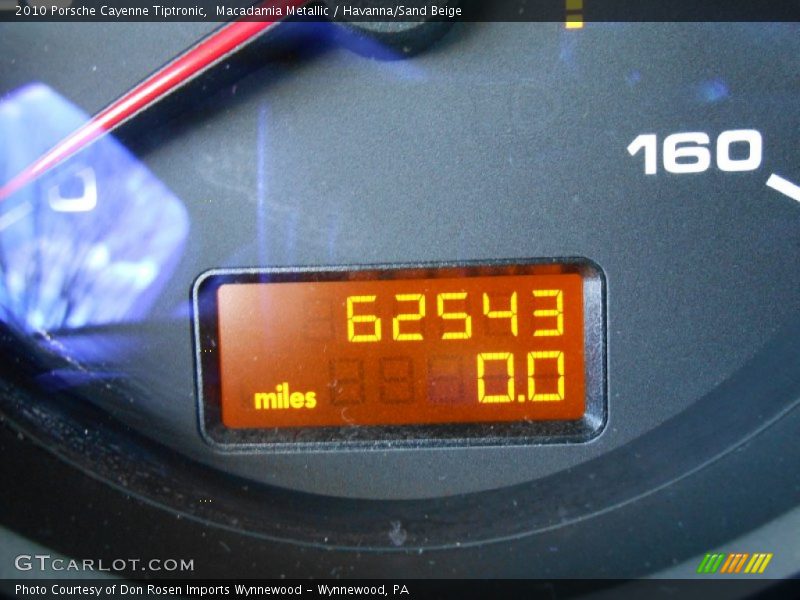 Macadamia Metallic / Havanna/Sand Beige 2010 Porsche Cayenne Tiptronic