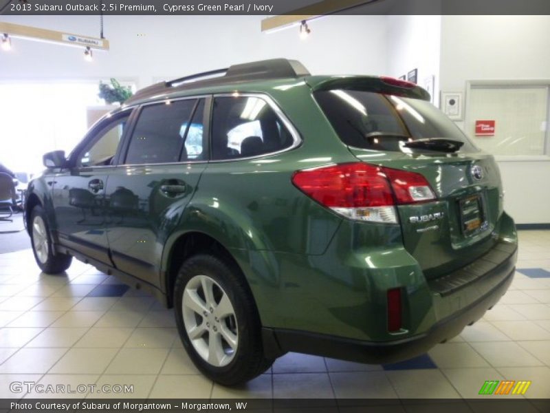 Cypress Green Pearl / Ivory 2013 Subaru Outback 2.5i Premium