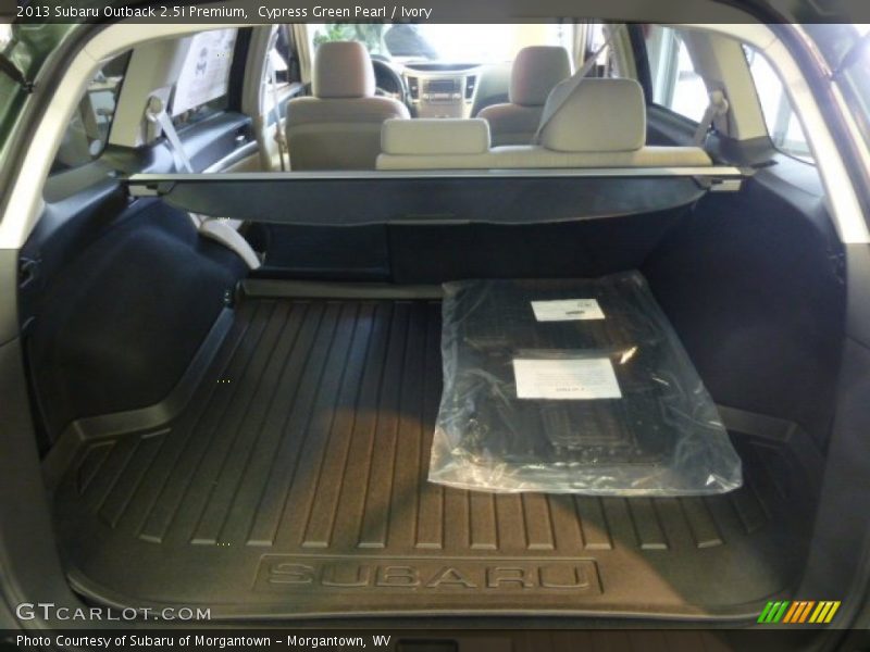 Cypress Green Pearl / Ivory 2013 Subaru Outback 2.5i Premium