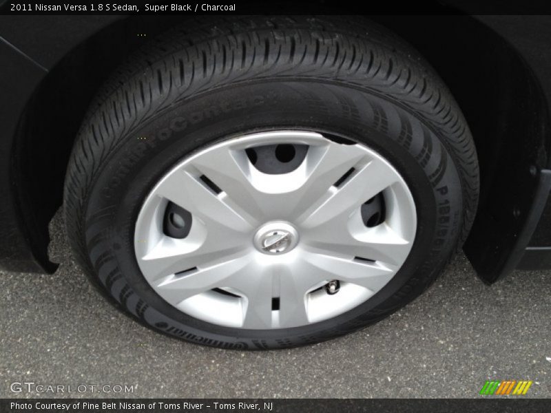 Super Black / Charcoal 2011 Nissan Versa 1.8 S Sedan