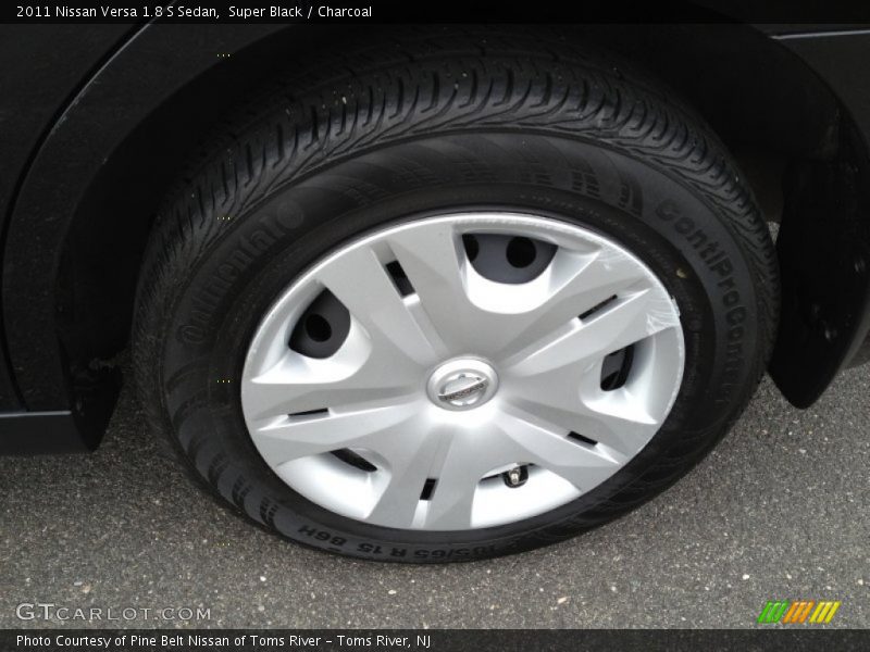 Super Black / Charcoal 2011 Nissan Versa 1.8 S Sedan