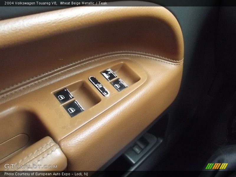 Wheat Beige Metallic / Teak 2004 Volkswagen Touareg V8