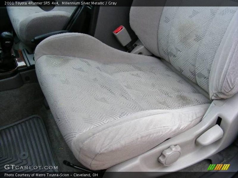 Millennium Silver Metallic / Gray 2001 Toyota 4Runner SR5 4x4
