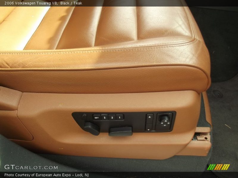 Black / Teak 2006 Volkswagen Touareg V8