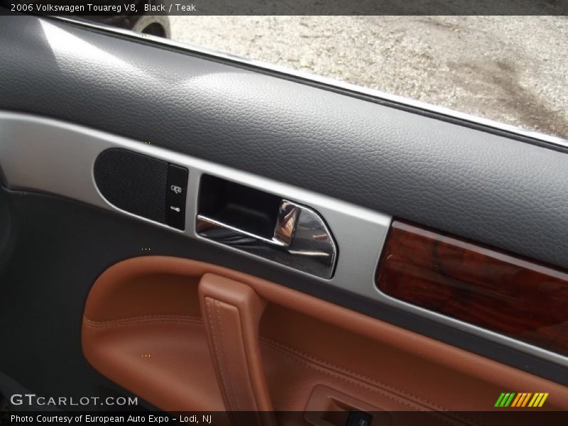 Black / Teak 2006 Volkswagen Touareg V8