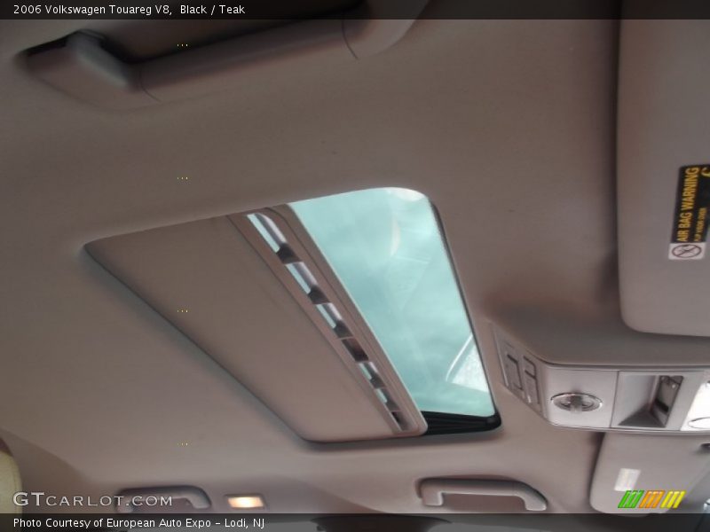 Black / Teak 2006 Volkswagen Touareg V8