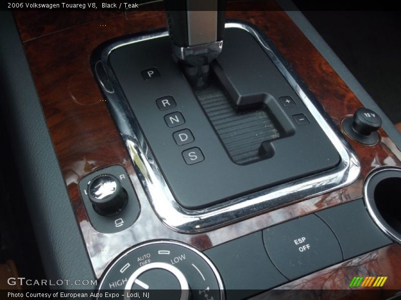 Black / Teak 2006 Volkswagen Touareg V8