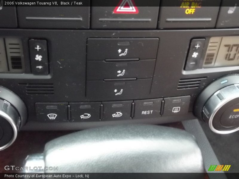 Black / Teak 2006 Volkswagen Touareg V8