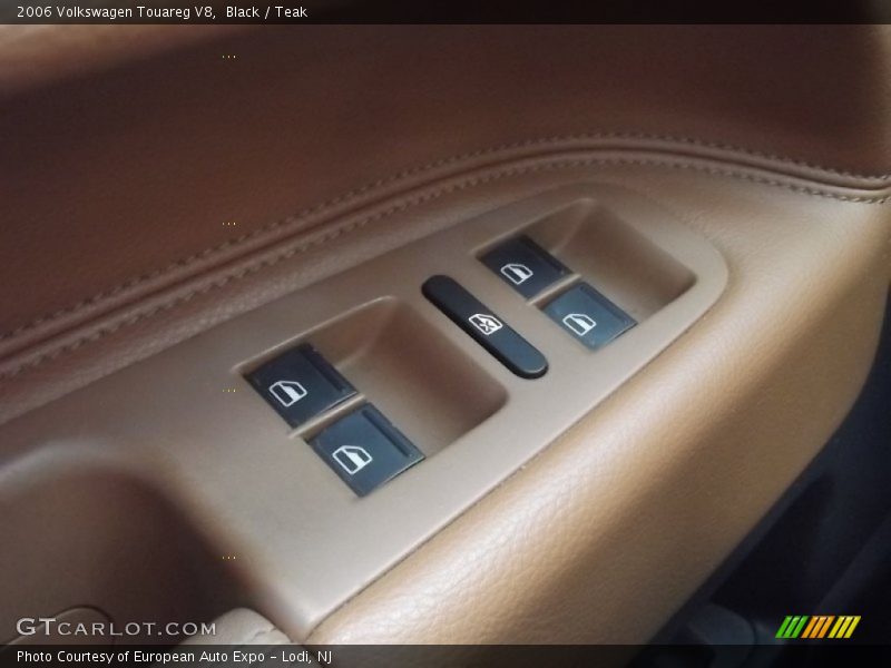 Black / Teak 2006 Volkswagen Touareg V8