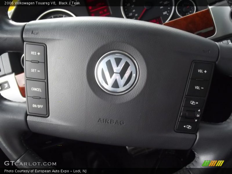Black / Teak 2006 Volkswagen Touareg V8