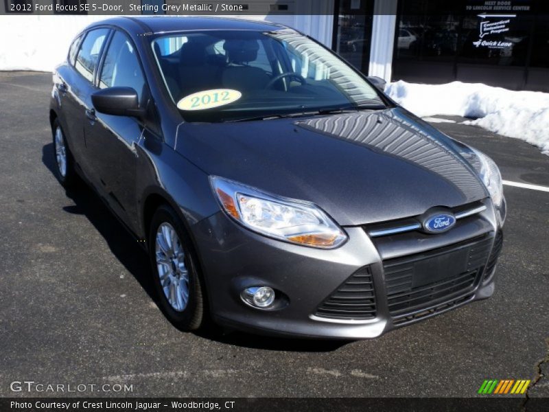 Front 3/4 View of 2012 Focus SE 5-Door