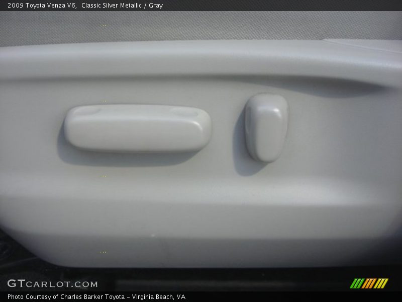 Classic Silver Metallic / Gray 2009 Toyota Venza V6