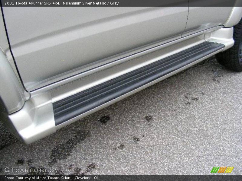 Millennium Silver Metallic / Gray 2001 Toyota 4Runner SR5 4x4
