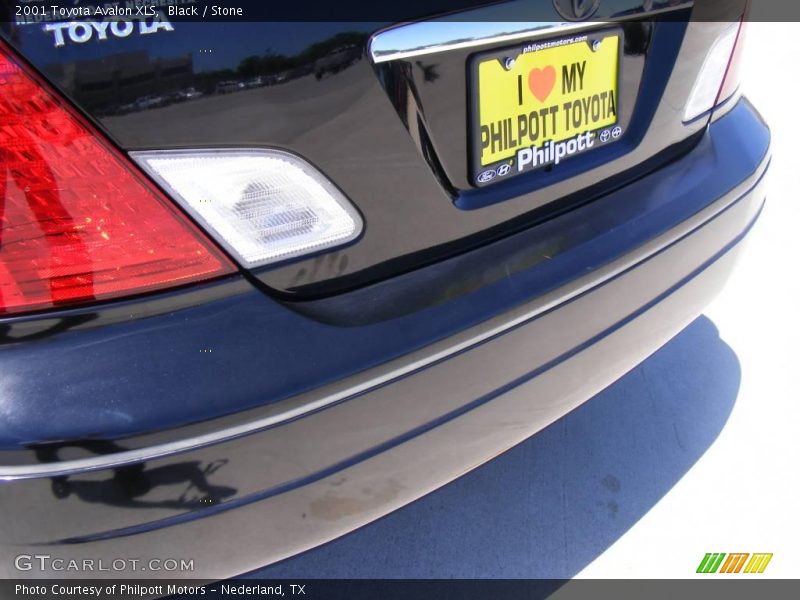 Black / Stone 2001 Toyota Avalon XLS