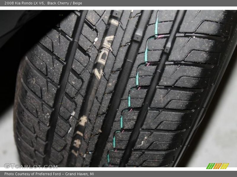 Black Cherry / Beige 2008 Kia Rondo LX V6