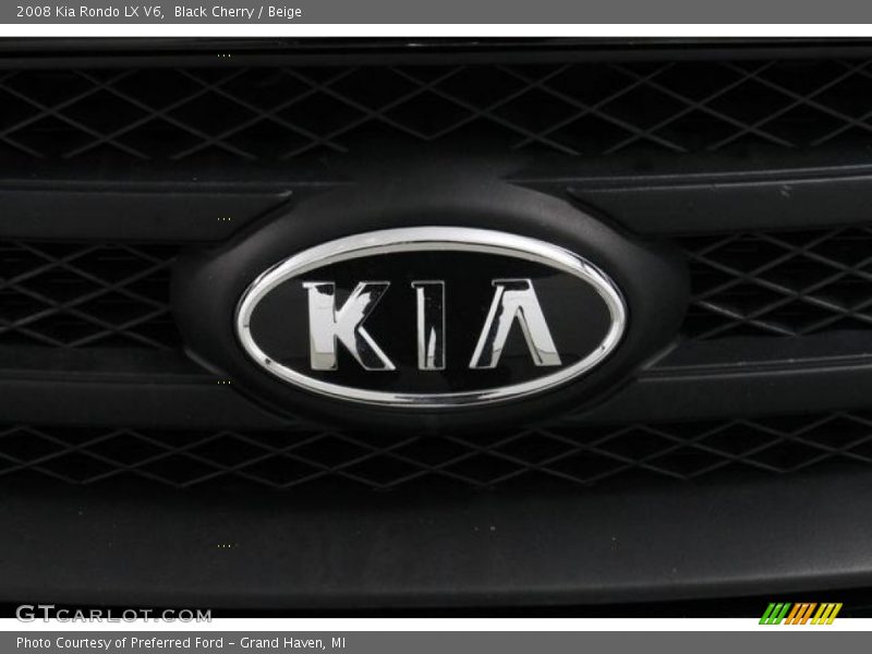 Black Cherry / Beige 2008 Kia Rondo LX V6