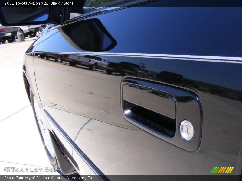 Black / Stone 2001 Toyota Avalon XLS