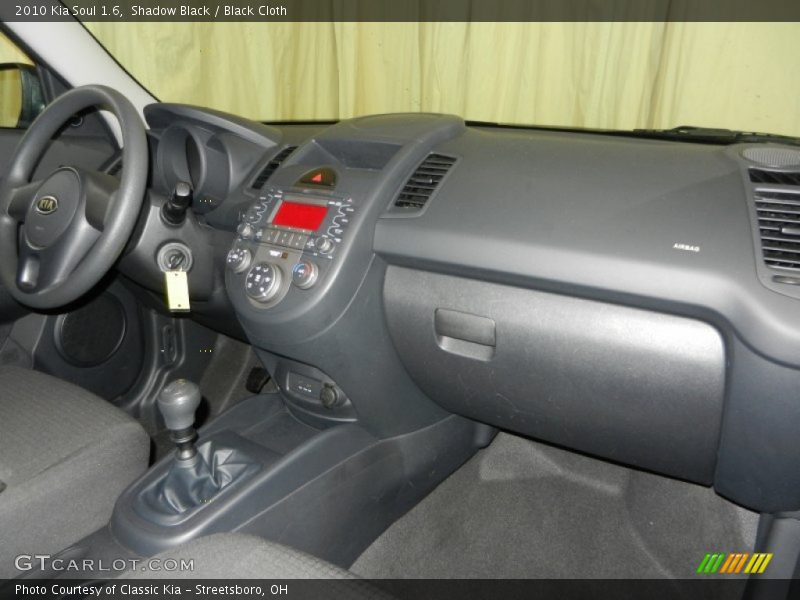 Shadow Black / Black Cloth 2010 Kia Soul 1.6
