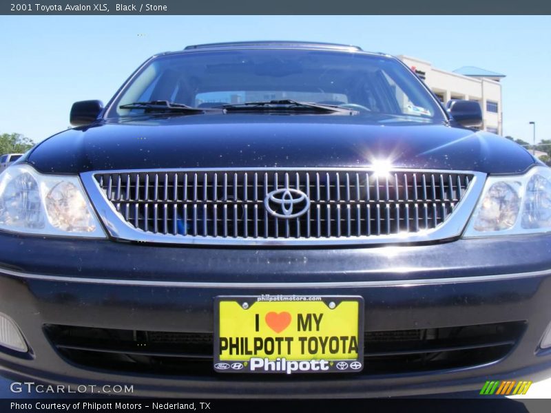 Black / Stone 2001 Toyota Avalon XLS