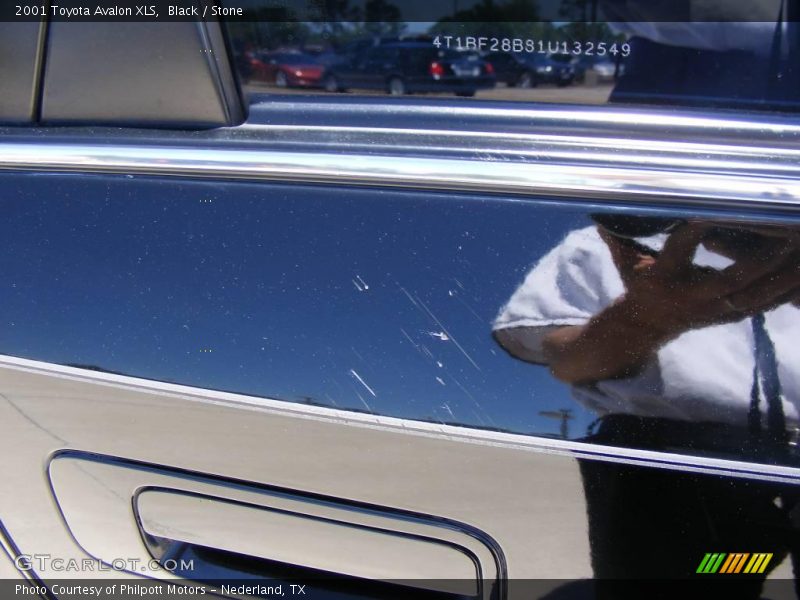 Black / Stone 2001 Toyota Avalon XLS