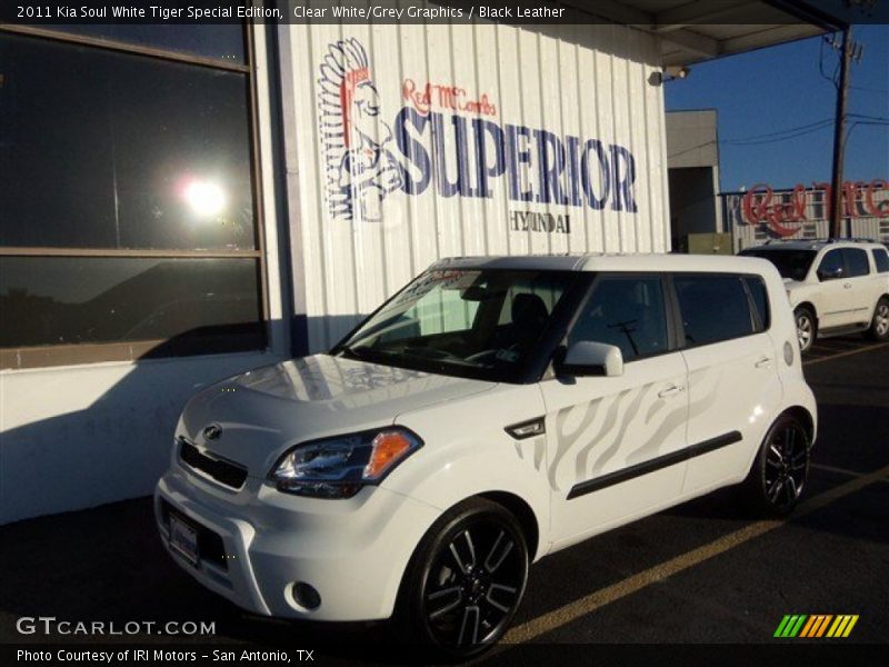 Clear White/Grey Graphics / Black Leather 2011 Kia Soul White Tiger Special Edition