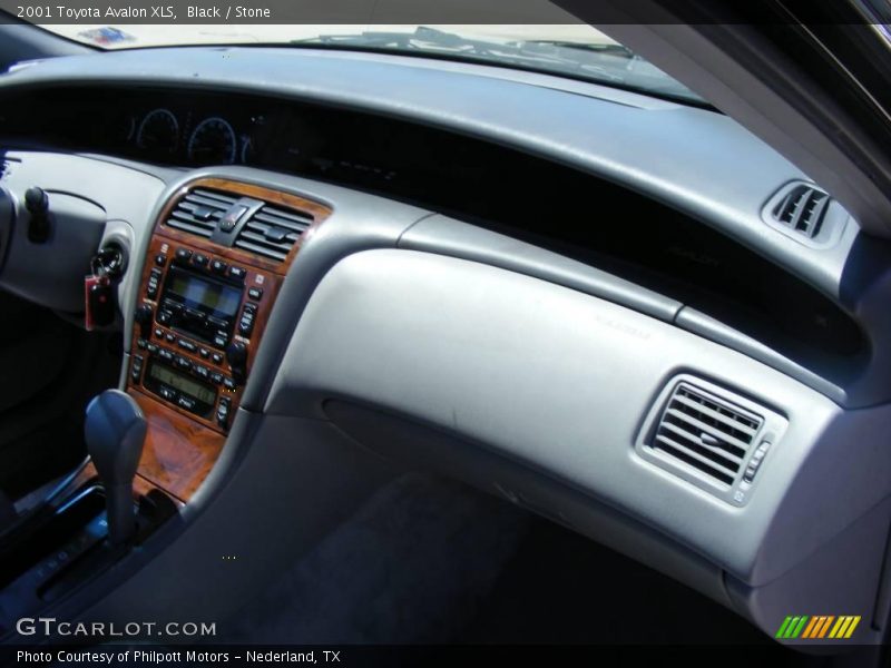 Black / Stone 2001 Toyota Avalon XLS