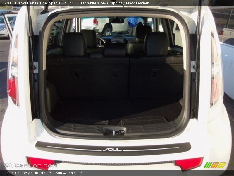 Clear White/Grey Graphics / Black Leather 2011 Kia Soul White Tiger Special Edition