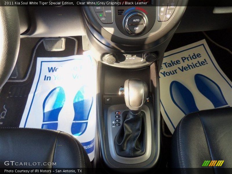 Clear White/Grey Graphics / Black Leather 2011 Kia Soul White Tiger Special Edition