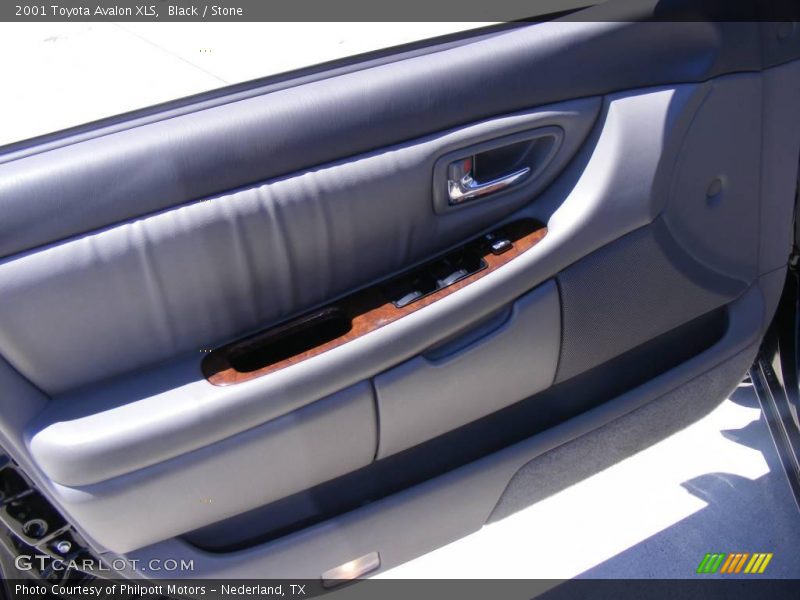 Black / Stone 2001 Toyota Avalon XLS