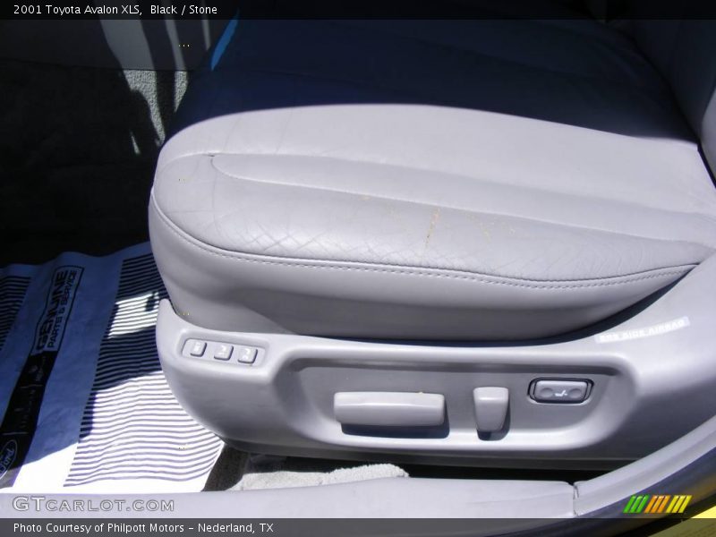Black / Stone 2001 Toyota Avalon XLS