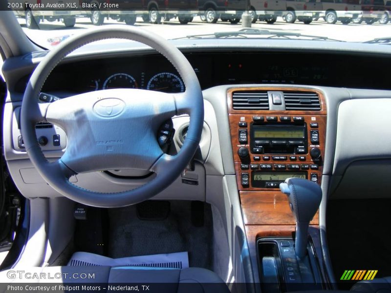 Black / Stone 2001 Toyota Avalon XLS