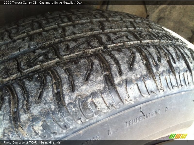 Cashmere Beige Metallic / Oak 1999 Toyota Camry CE