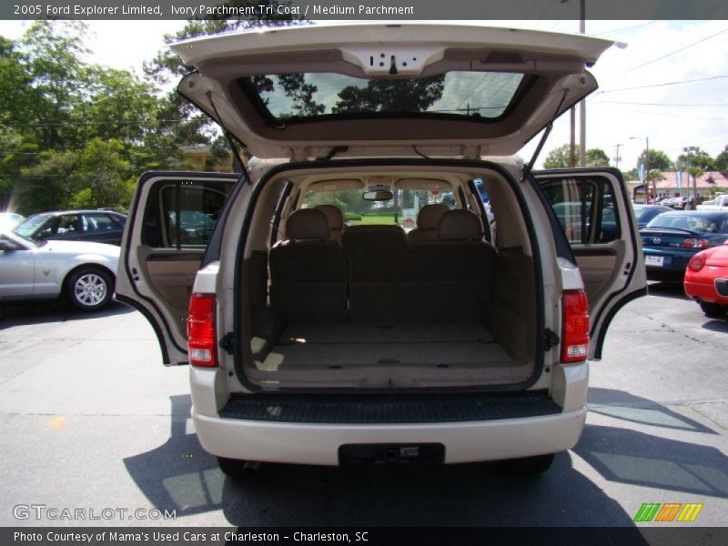Ivory Parchment Tri Coat / Medium Parchment 2005 Ford Explorer Limited
