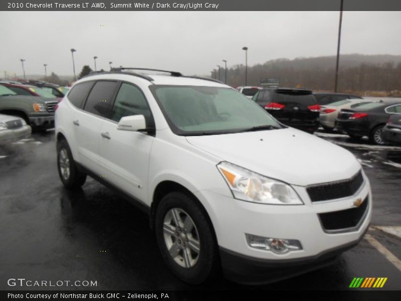 Front 3/4 View of 2010 Traverse LT AWD