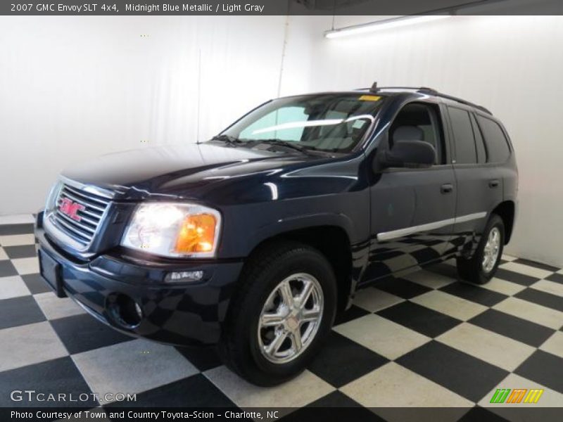 Front 3/4 View of 2007 Envoy SLT 4x4