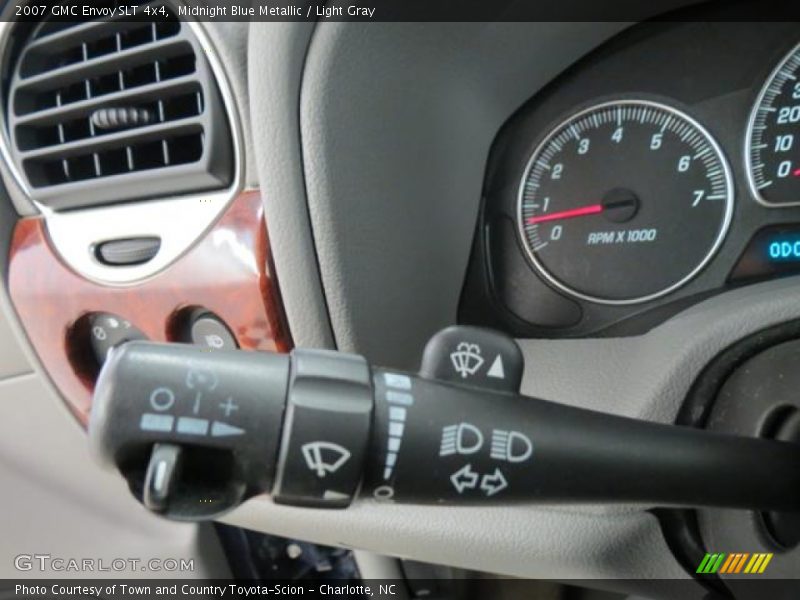 Controls of 2007 Envoy SLT 4x4