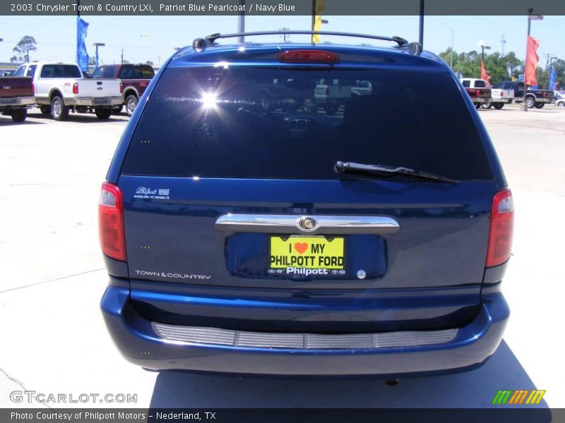 Patriot Blue Pearlcoat / Navy Blue 2003 Chrysler Town & Country LXi
