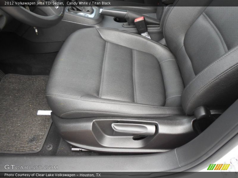 Candy White / Titan Black 2012 Volkswagen Jetta TDI Sedan