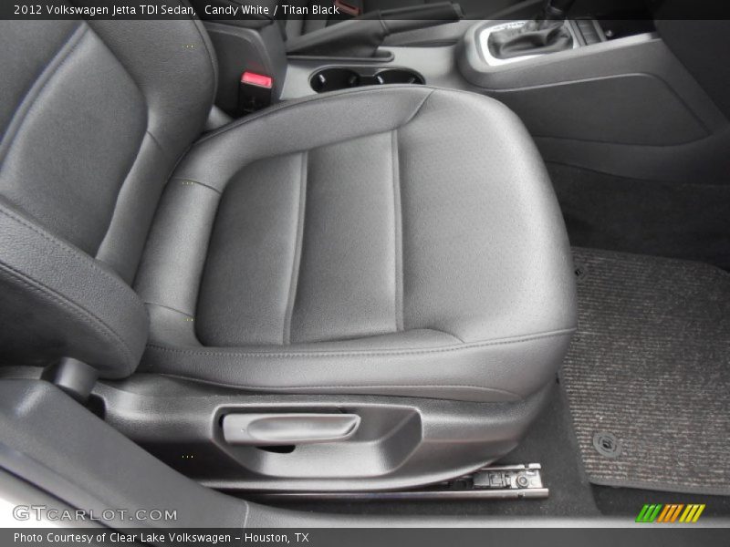 Candy White / Titan Black 2012 Volkswagen Jetta TDI Sedan
